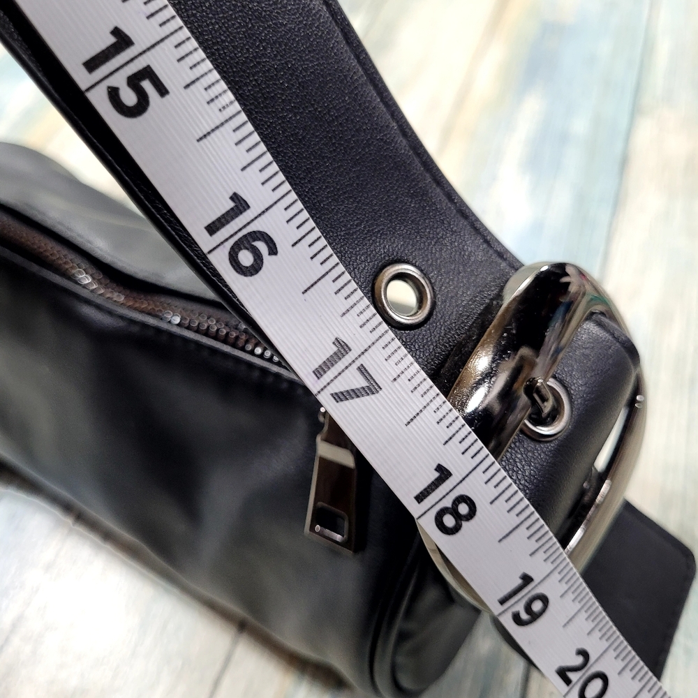 Elegant Black Shoulder Bag. - Picture 9 of 13